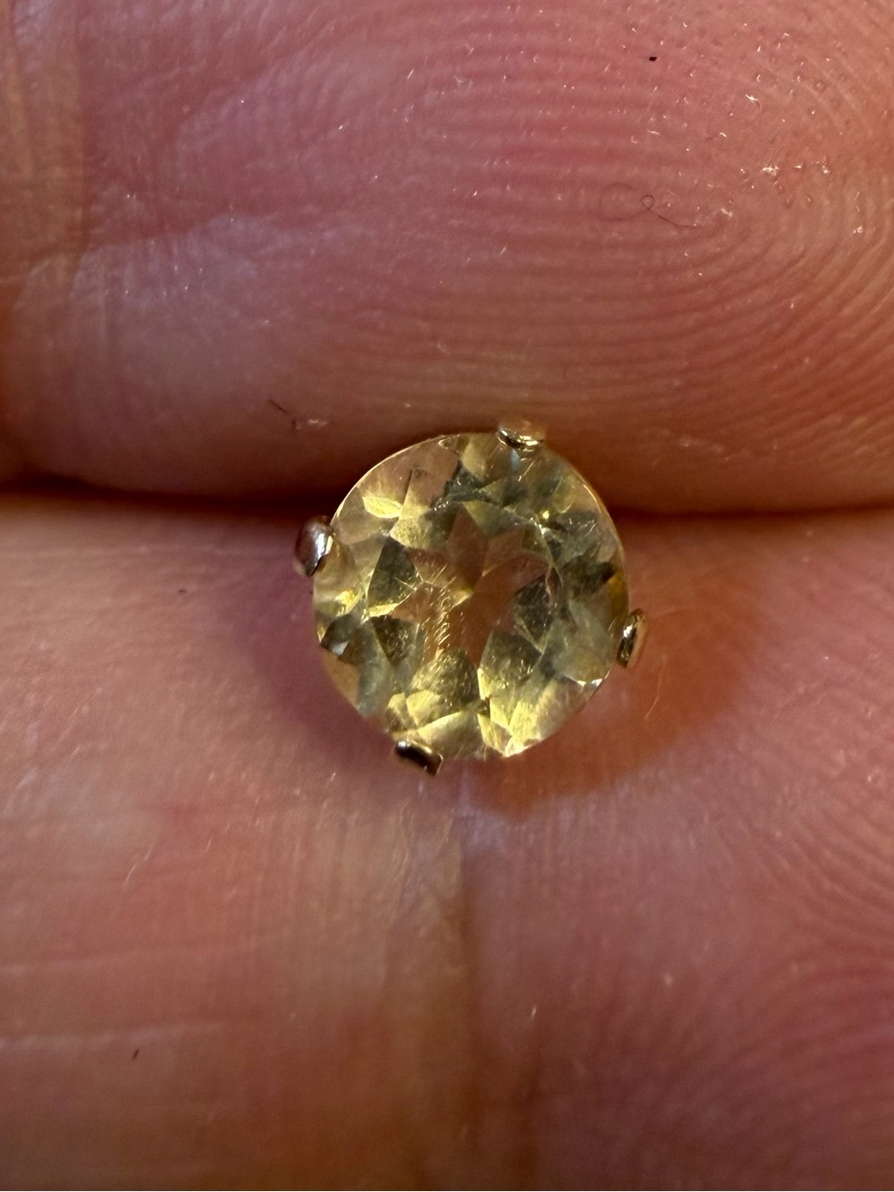 14K Gold Single Citrine Stud Earring - Classic Women's Jewelry